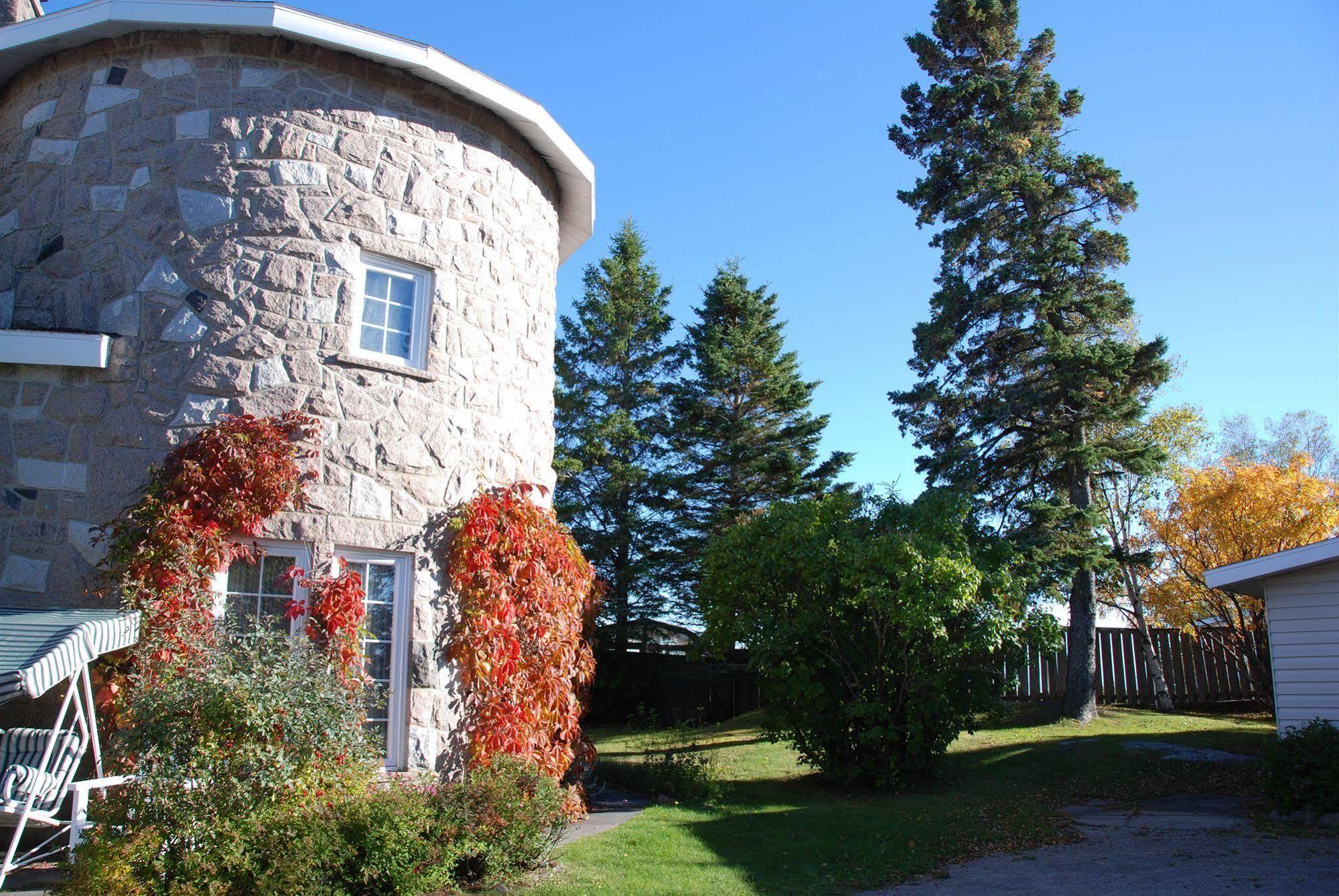 Auberge La Rosepierre Bistro Henri Grandes-Bergeronnes Esterno foto